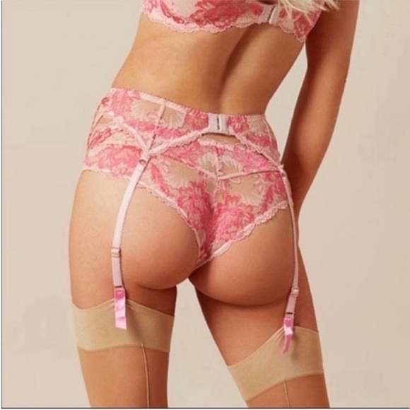 Agent‎ Provocateur Pink Lace Panties - Picture 1 of 9